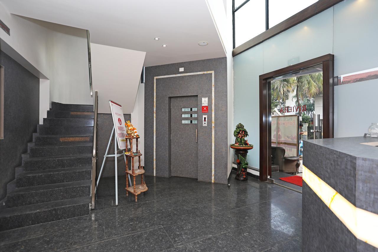 Oyo 10672 Hotel Riviera Нашик Екстер'єр фото