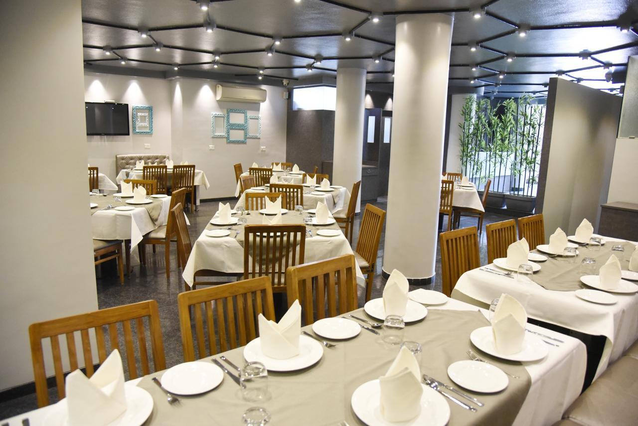 Oyo 10672 Hotel Riviera Нашик Екстер'єр фото